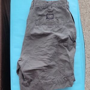 Columbia Men's Gray Cargo Shorts